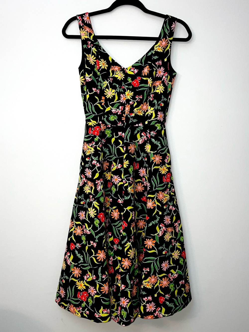 Kate Spade Black Floral V-Neck Fit & Flare Dress Size 0Flower Garden Full Skirt